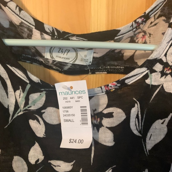 NEW! Maurices Top - Picture 4 of 9